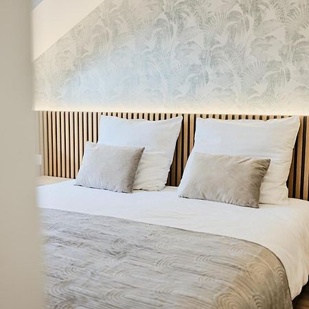 Gosciniec Zacisze I Blisko A2 Dabie-Uniejow I Restauracja Bed & Breakfast ภายนอก รูปภาพ