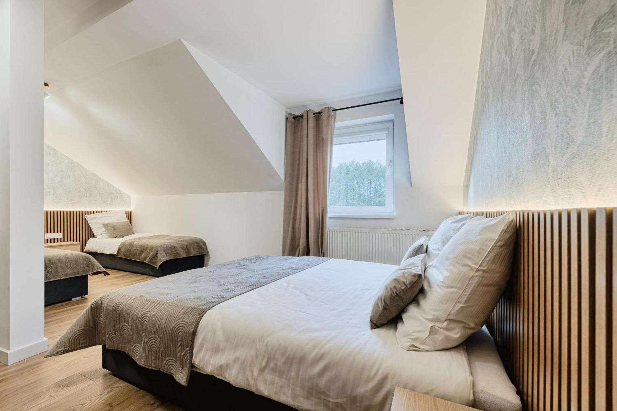 Gosciniec Zacisze I Blisko A2 Dabie-Uniejow I Restauracja Bed & Breakfast ภายนอก รูปภาพ