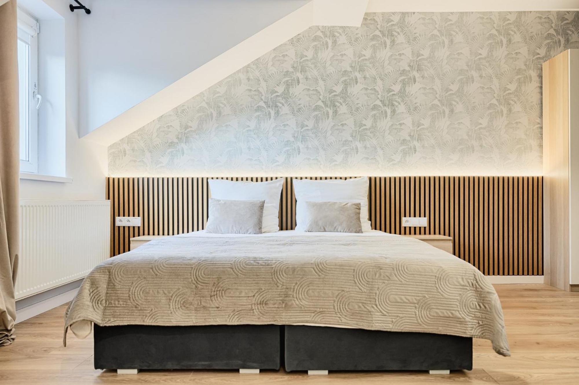 Gosciniec Zacisze I Blisko A2 Dabie-Uniejow I Restauracja Bed & Breakfast ภายนอก รูปภาพ