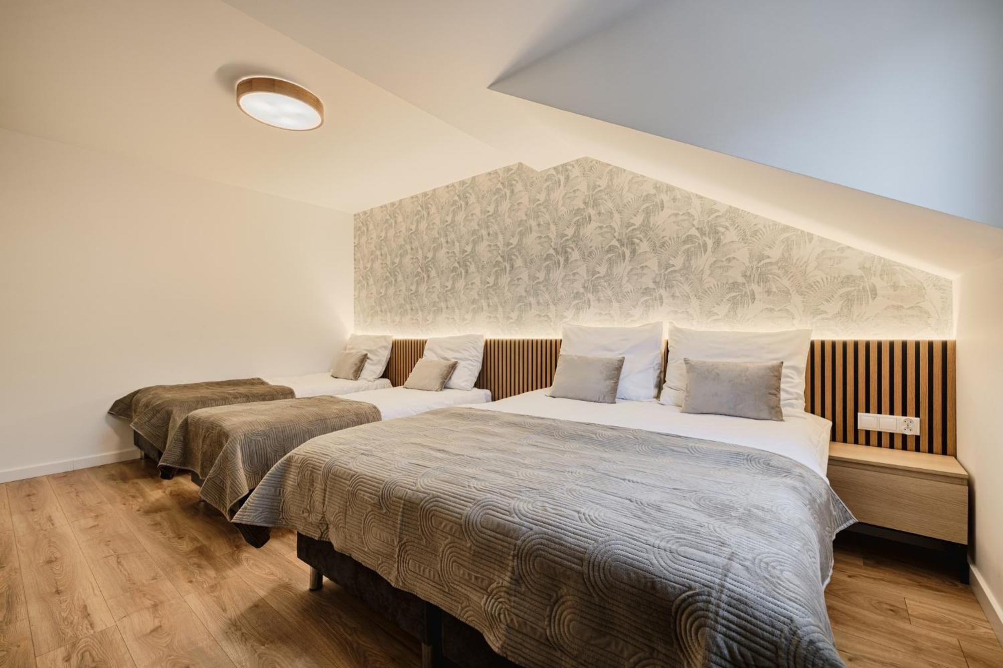 Gosciniec Zacisze I Blisko A2 Dabie-Uniejow I Restauracja Bed & Breakfast ภายนอก รูปภาพ
