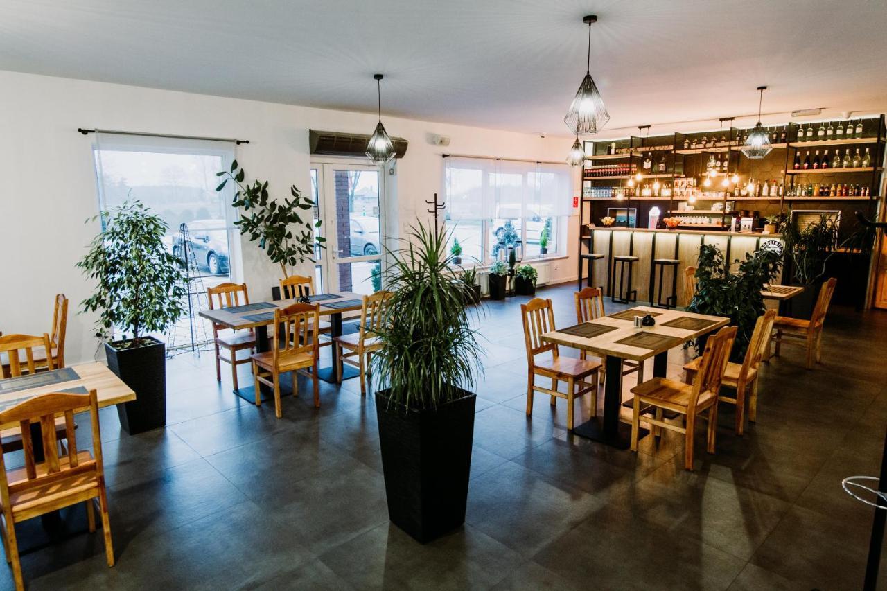 Gosciniec Zacisze I Blisko A2 Dabie-Uniejow I Restauracja Bed & Breakfast ภายนอก รูปภาพ